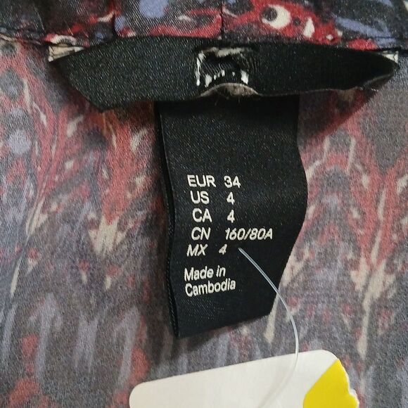 Sheer black red blue white printed  sleeveless blouse Sz 4 NWT - Picture 5 of 5